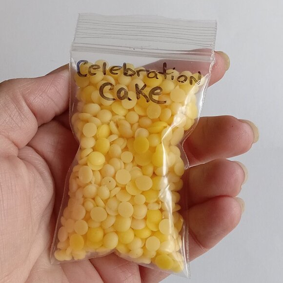 🎯 10 for $10 / Pink Zebra Sprinkles Celebration Cake Scented Wax Melts Sample - Picture 6 of 6